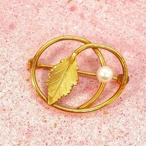 VAN DELL Vintage 14K GF Brooch Pearl Leaf